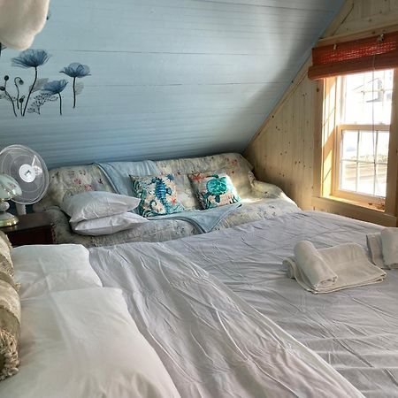 Gite La Belle Forillonne Chambre Bleu Ciel Gaspe Exterior photo
