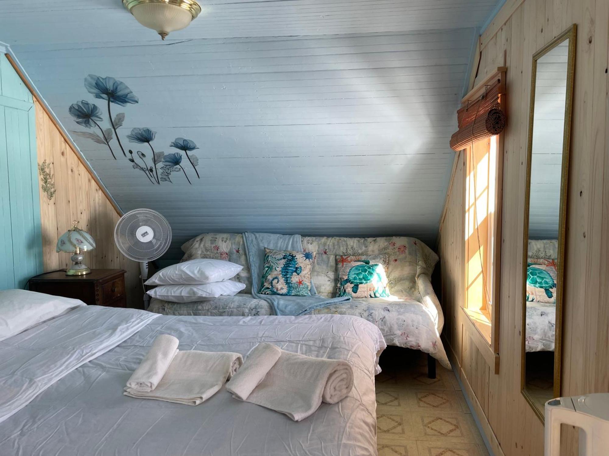 Gite La Belle Forillonne Chambre Bleu Ciel Gaspe Exterior photo