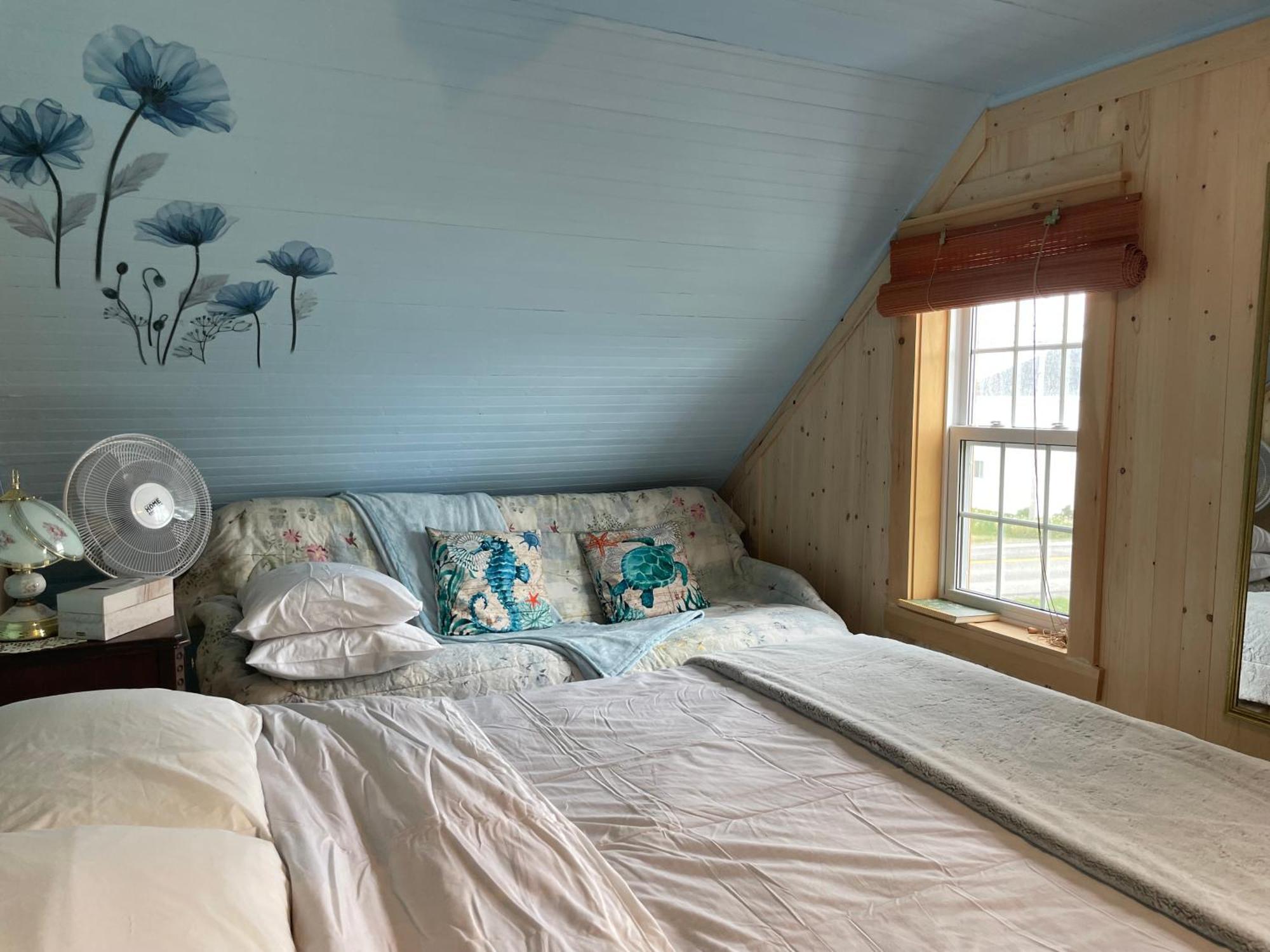 Gite La Belle Forillonne Chambre Bleu Ciel Gaspe Exterior photo
